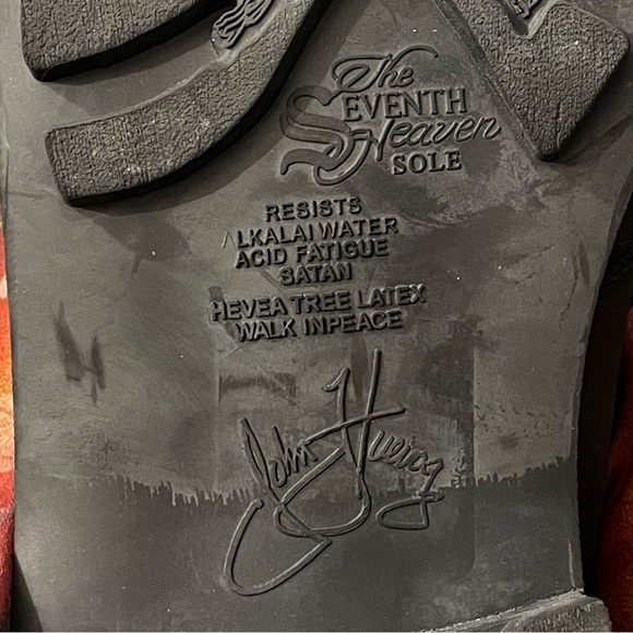 John Fluevog 7TH HEAVEN DERBY SWIRL
(6 EYE) CLASSIC DERBY BOOTS in Black Leather - Picture 10 of 13